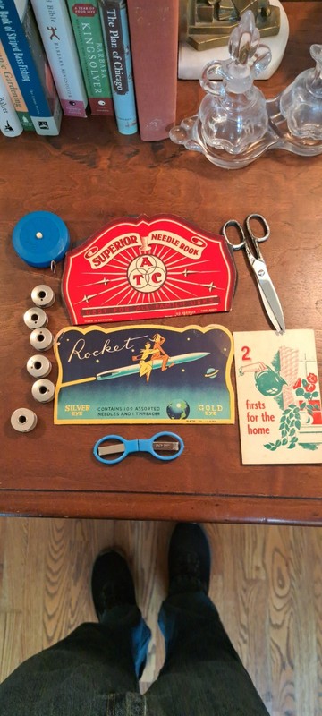 Mixed Lot of Vintage Sewing Supplies Notions Tools Needles