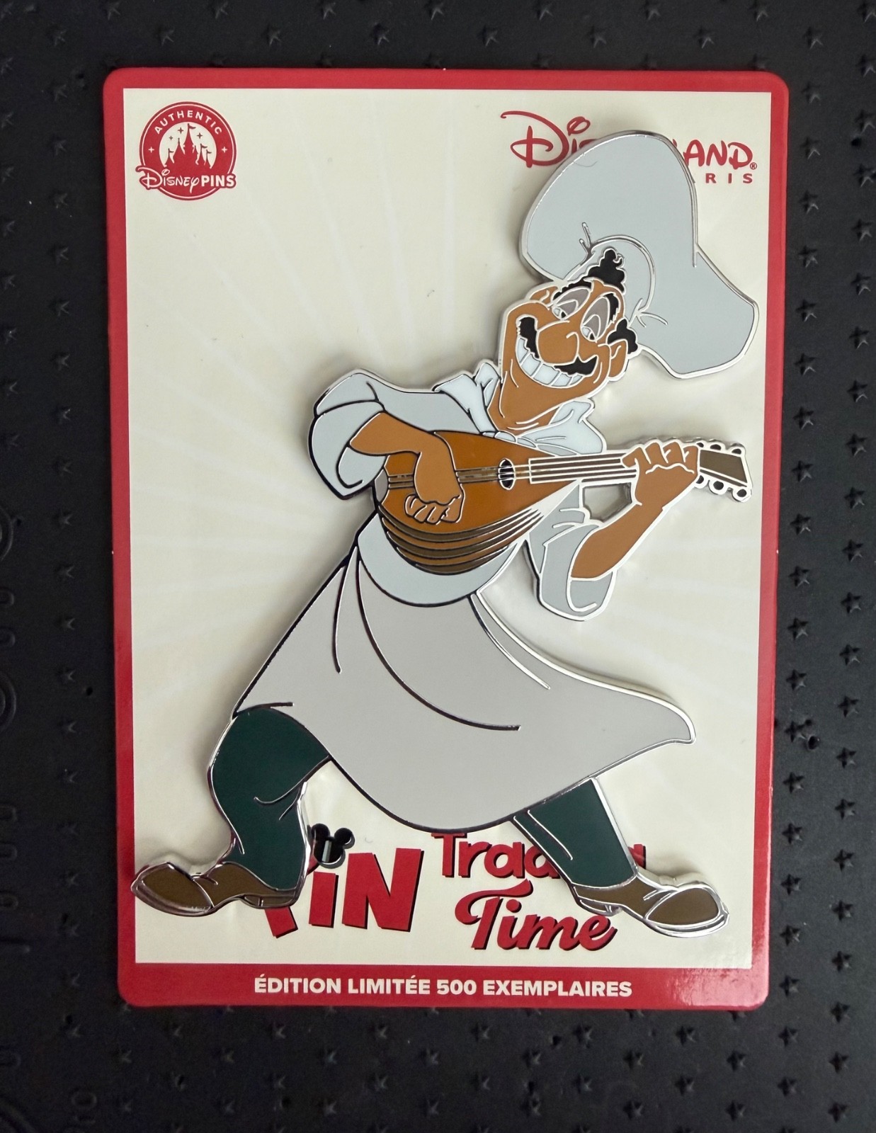 Disneyland Paris Pin Trading Time Lady and the Tramp Joe LE 500 Pin