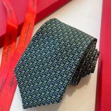 NWT Ferragamo Mens Green Silk Tie Luxury Office Formal Neckwear
