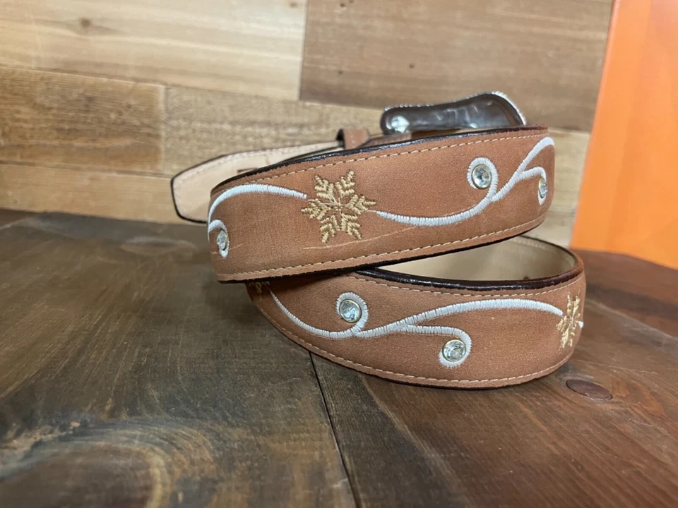 CUERO GENUINO VAQUERO WESTERN MUJER FLORAL ESTRÁS CONCHO CINTURÓN-BB00Coñac Foto 3 de 4