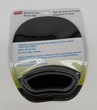 Staples Memory Foam Mouse Pad with Wrist Rest   Brand New Lot