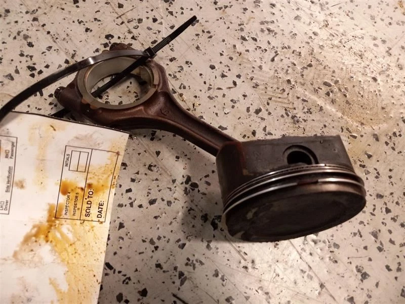 Mitsubishi Outlander 2011 tracción delantera pistón Foto 2 de 4