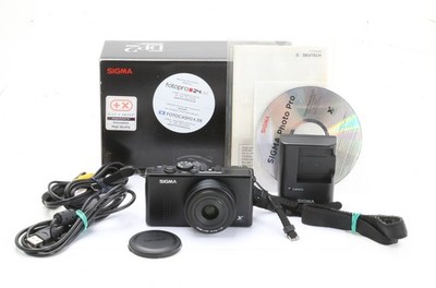 Sigma DP2 Schwarz + TOP (267467)
