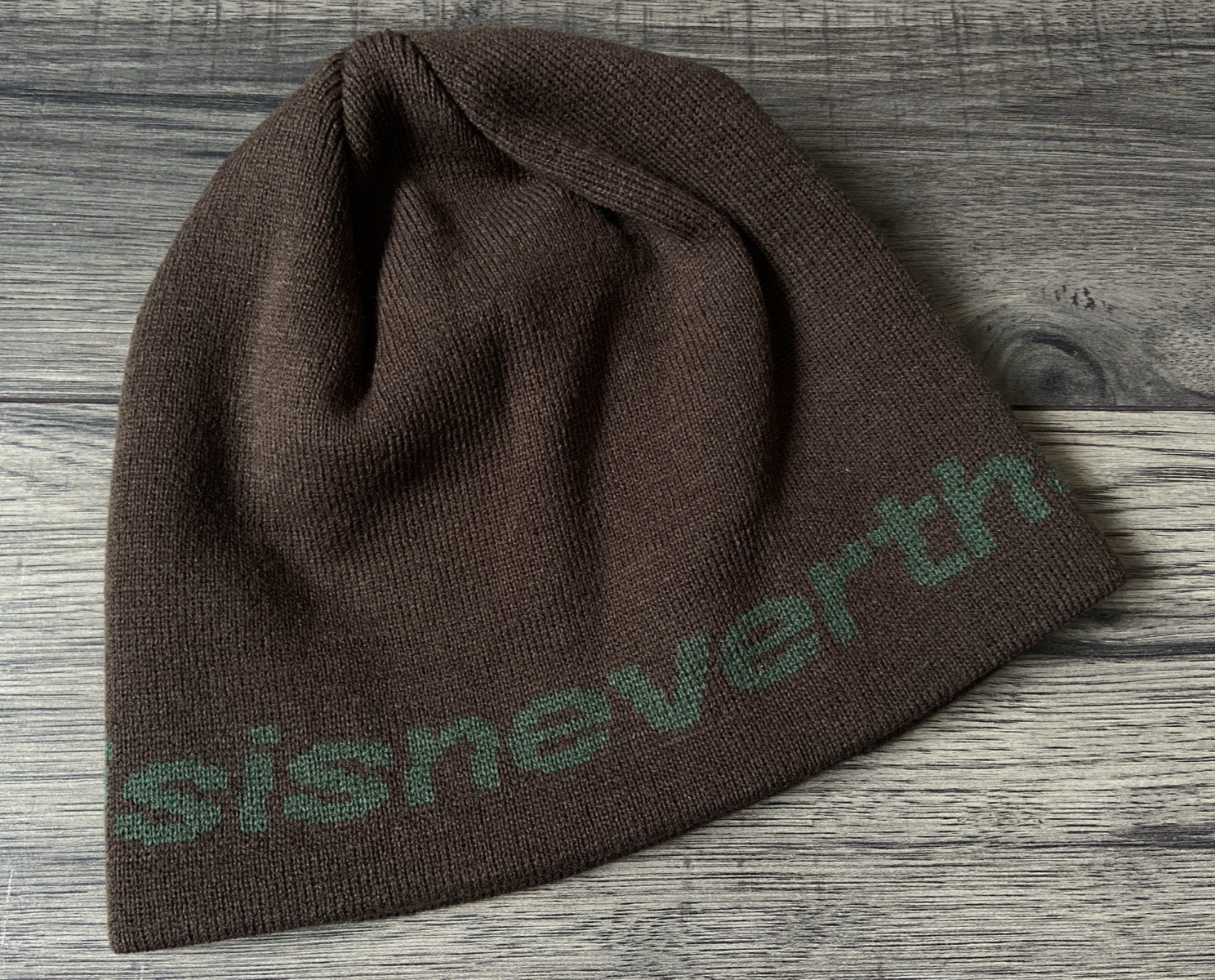 THISISNEVERTHAT BROWN NO CUFF LOGO BEANIE BNWT