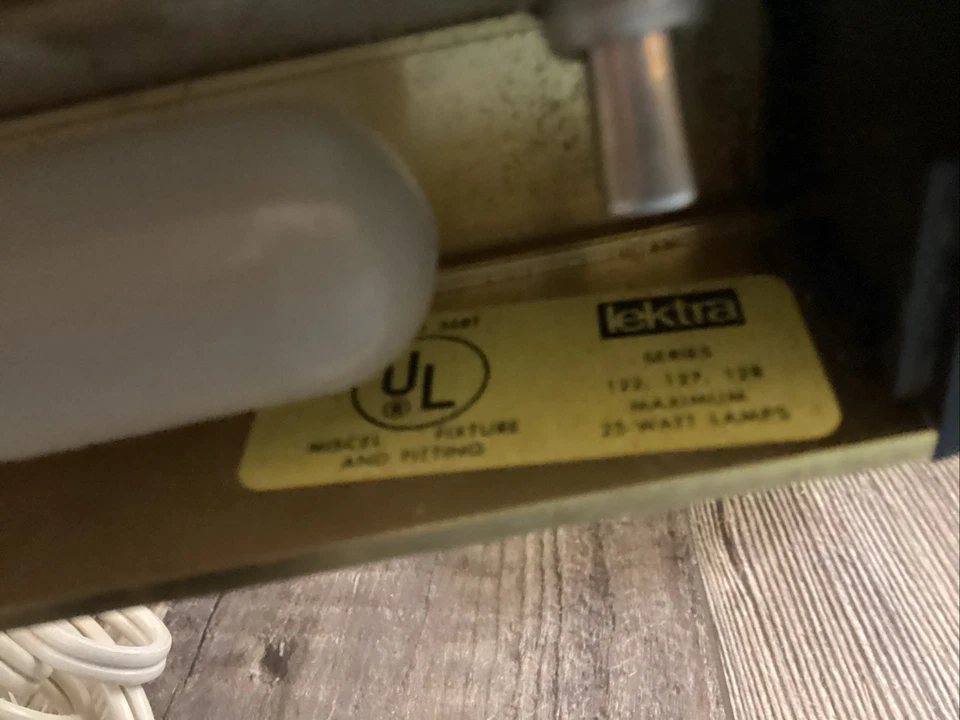 Vintage Lektra Picture / Artwork Gallery Wall Mount Light Lite 8” - Brass 2pk - Image 4 of 4