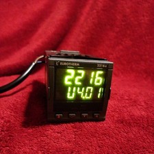 Eurotherm 2216E/CC/VH/LH/RC/XX/2YM Industrieller Temperaturregler mit Clips