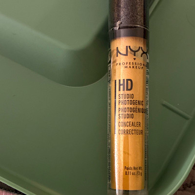 NYX HD Studio Photogenic Concealer Yellow CW10 0.11 oz