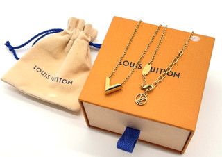 Authentic Louis Vuitton M61083 Essential V Necklace GD W/Box DD020309