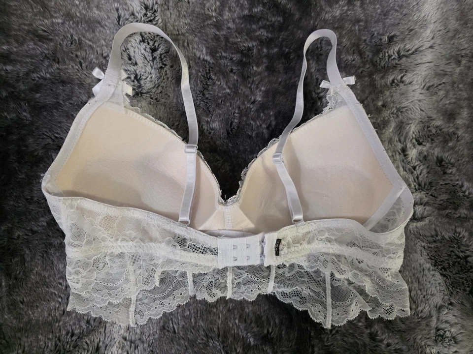 XOXO 白色蕾丝聚拢文胸 36C 码 — 第 2/4 张图片