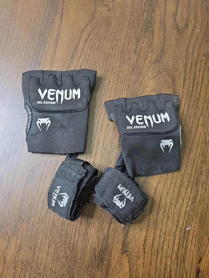 Venum Kontact Boxing Gel Glove Wraps Black - Image 2 of 4