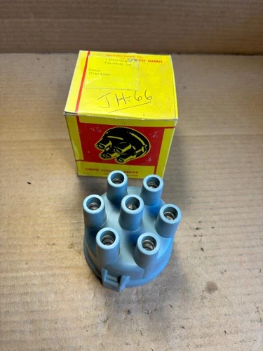 1970-1973 Datsun 240Z  distributor cap Bosch 03095