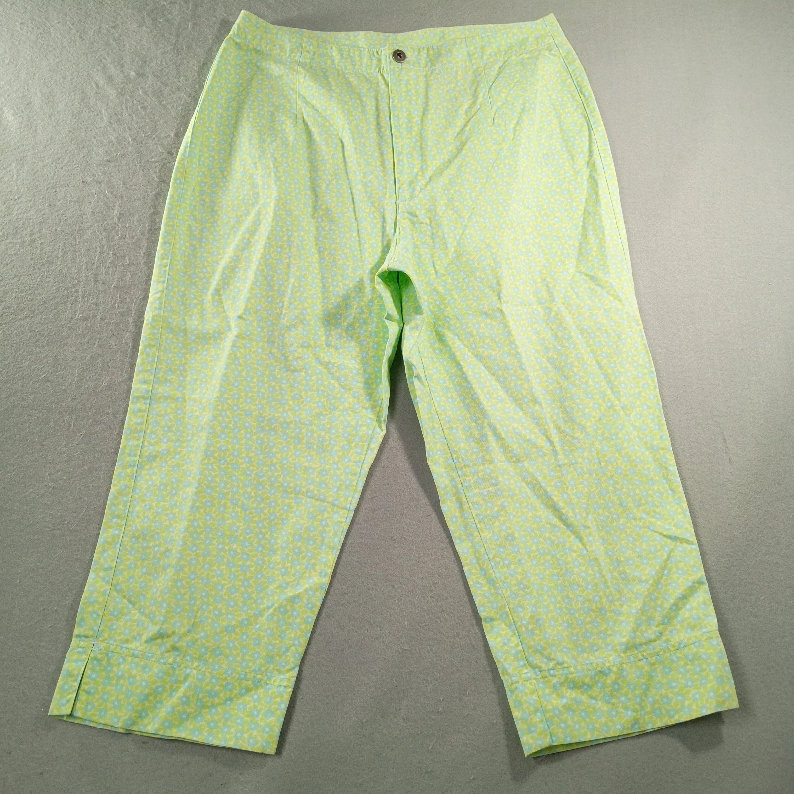 Liz Claiborne LizWear Straight Green Floral Capri Pants Womens Size 12