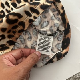 PINK Victoria&rsquo;s Secret Leopard Print Women&rsquo;s Shirt XS NWT