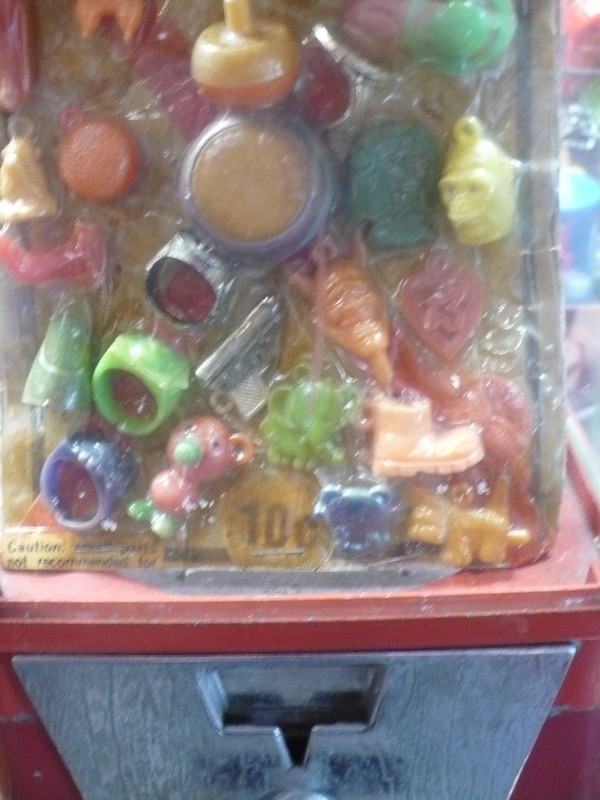 10 cent Oak Vista Gumball Vending Machine Vintage GumBall Display Lock & Key