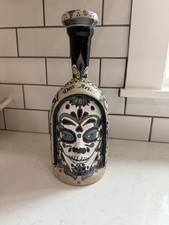 Dos Artes 2021 Calavera Edición Limitada Botella Vacía 1L