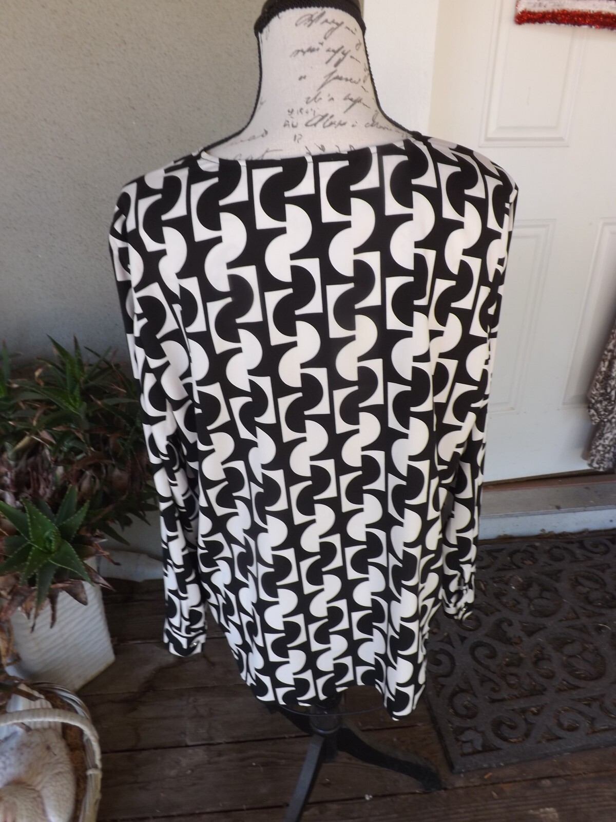 Chico's, Black & White Patterned Polyester Long S… - image 3
