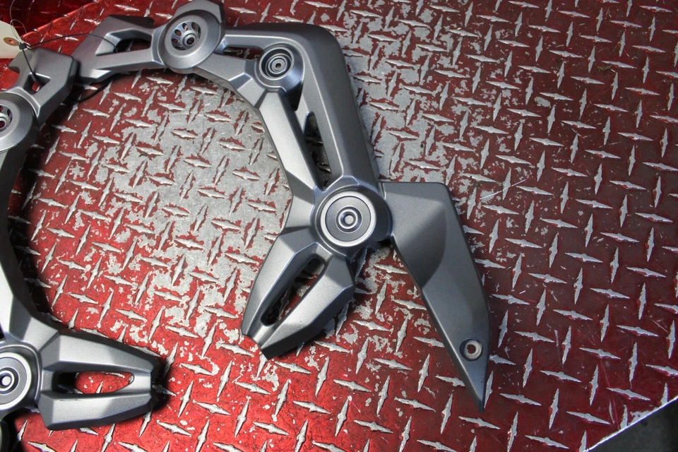 2017 - 2023 KAWASAKI ZR900 OEM LEFT & RIGHT FRAME COVERS ZR92 - Image 3 of 4