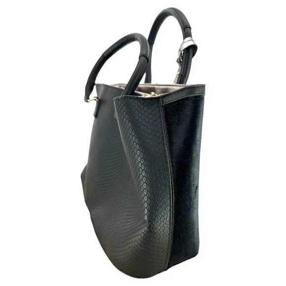 River Island | Bolso de Mano Estructurado Bordado Terciopelo Negro Foto 3 de 4