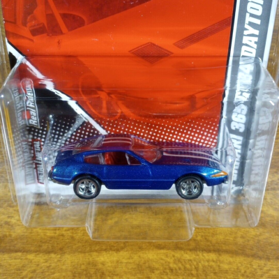 Hot Wheels Garage Ferrari 365 GTB4 Daytona Blue Real Riders 2011