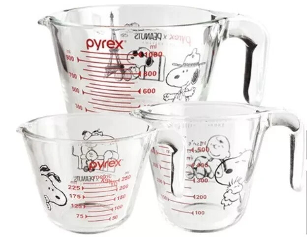 Pyrex Snoopy Measuring Cup Tempered Glass Heat Resistant Set