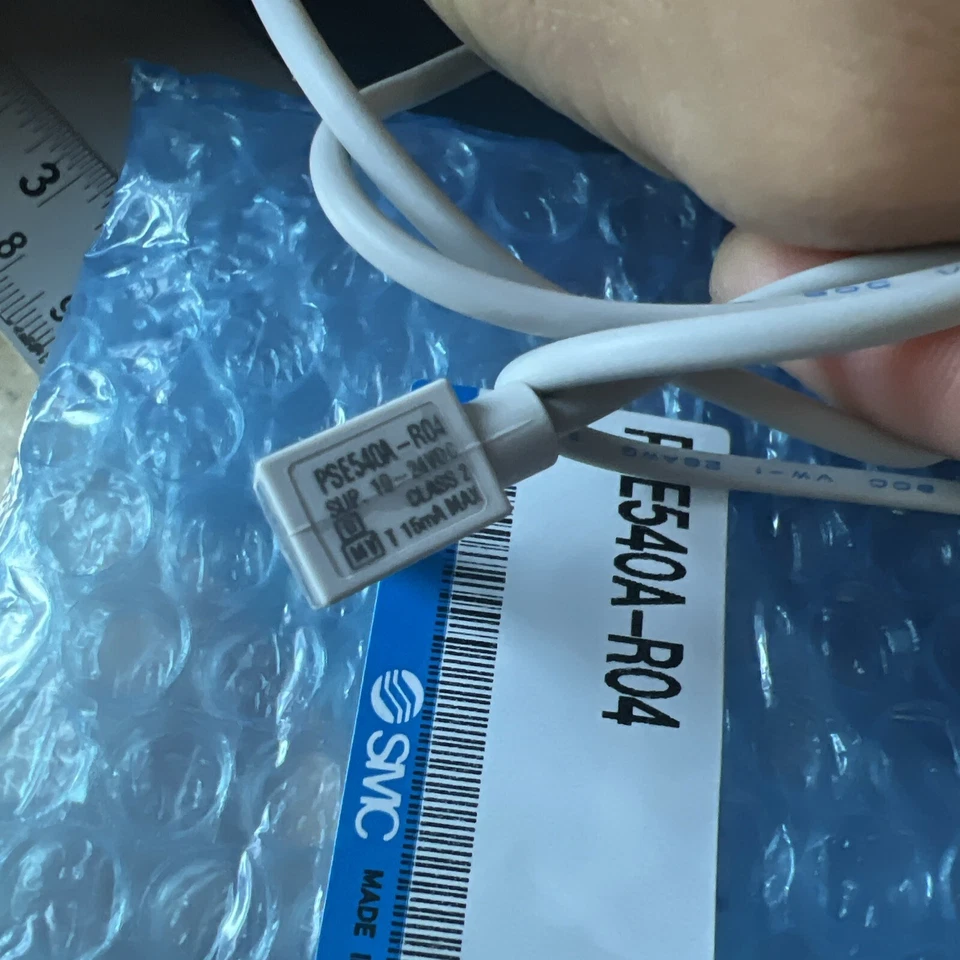 SMC Pse540a-R04 Remote analog Pressure sensor Compact IP40 W/ R04 Port 3m Cable - Image 2 of 3