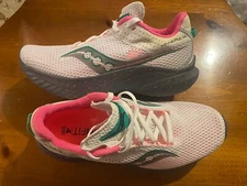 Saucony Kinvara 14 White Athletic and Training Sneakers S10823-85 Wmn 8.5 Men 7