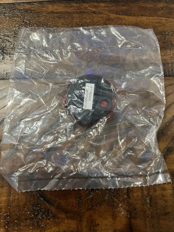 Cincinnati Reds Light Up Clip On Button - Image 2 of 2