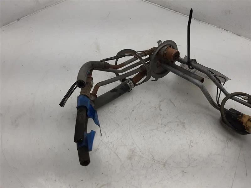 Conjunto de bomba de combustible 8-305 5,0 L 96-97 Chevrolet 1500 pickup 25163473 Foto 3 de 4