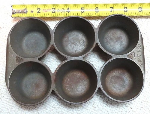Vintage Griswold No. 18 Popover Pan, Variation No. 3, Pattern No. 6141