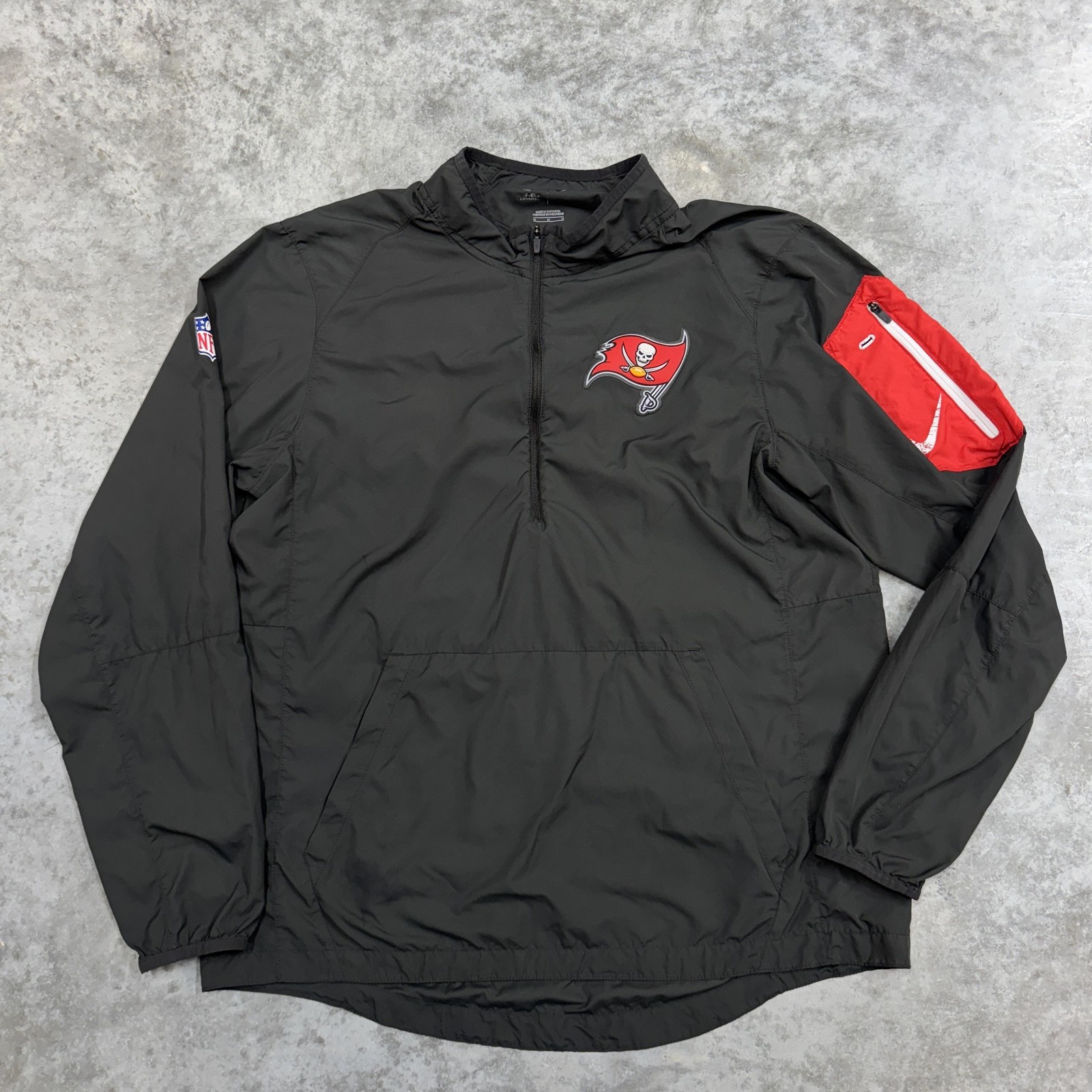 Tampa Bay Buccaneers Jacket Mens Medium NFL Football Nike Quarter Zip Pullover