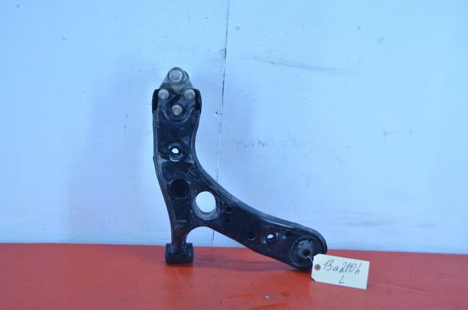 11-17 LEXUS CT200H BRAZO DE CONTROL INFERIOR DELANTERO IZQUIERDO LADO DEL CONDUCTOR OEM Foto 4 de 4