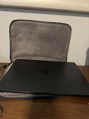 Apple MacBook Air 15-inch 2024 M3 / 8GB RAM / 512GB SSD / 10-Core GPU / Midnight