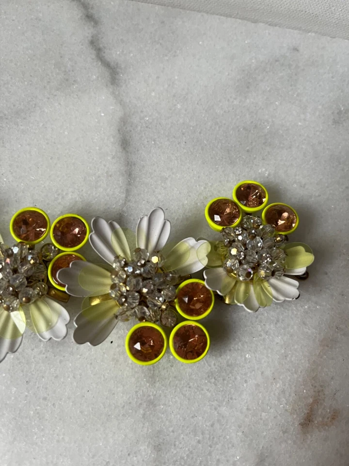 "Flor esmaltada JCrew con pétalos de Chartreuse y cristales de Brúleé naranja 8""" Foto 3 de 4