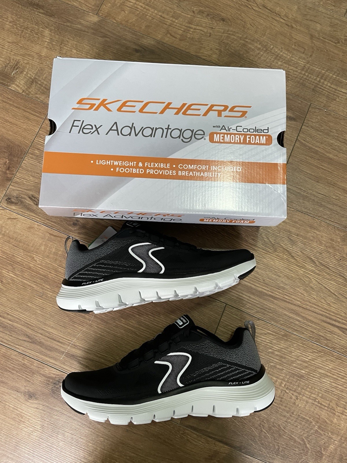 Skechers Size 9.5 uk black white Brand New trainers Spreelo rrp £79 image 3