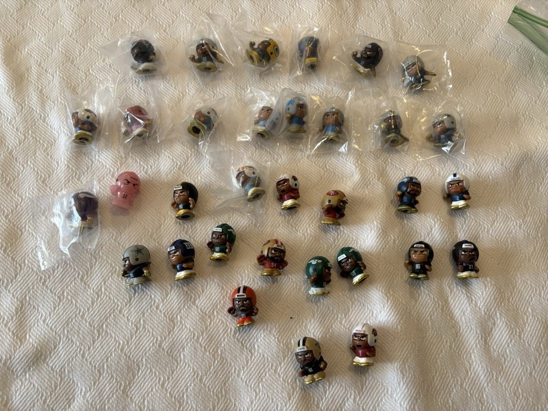 Teenymates Puzzle Pieces & Action Figures Lot