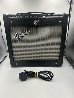 Fender Mustang 1 V2 Gitarrenverstärker Verstärker + Stromkabel - getestet und funktionsfähig