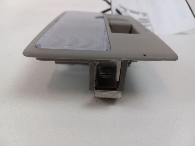 Mazda CX7 2007-2009 OEM mapa domo luz Foto 2 de 4