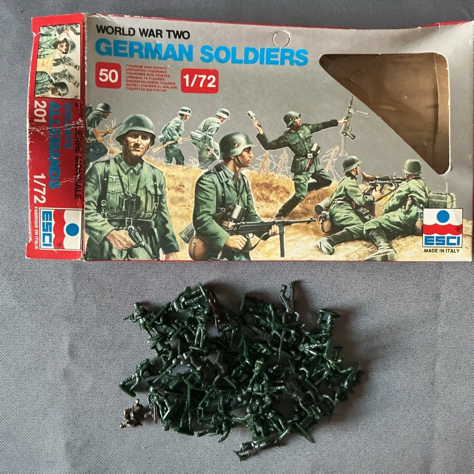 VINTAGE Esci WWII 1/72 German Soldiers - Image 1 of 1
