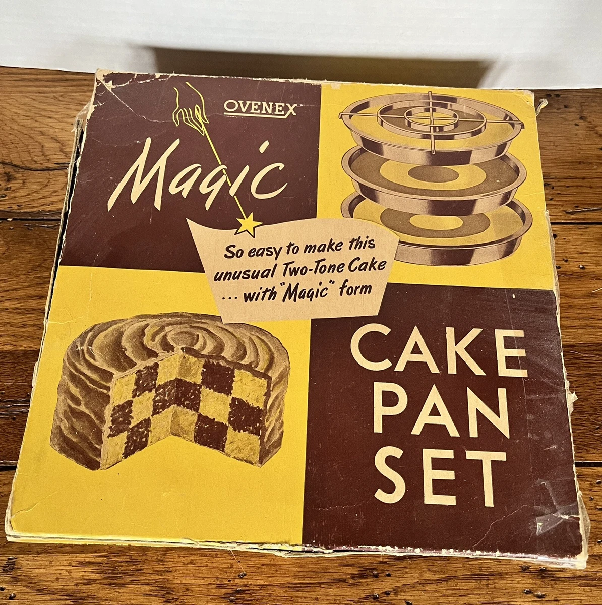 Checkered top cake pan
