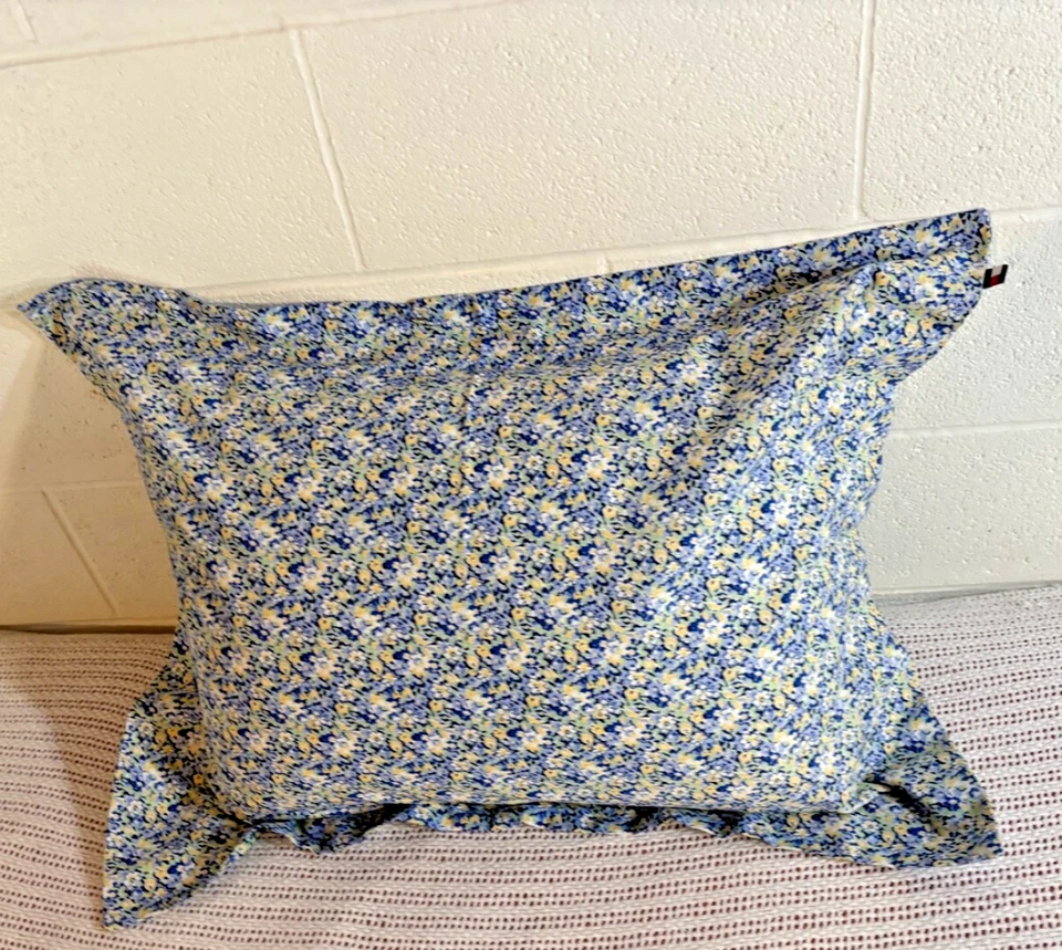 Tommy Hilfiger ONE Funda de Almohada/Falsa Elizabeth Anne Azul Amarillo Floral 20"x 26" Foto 2 de 4