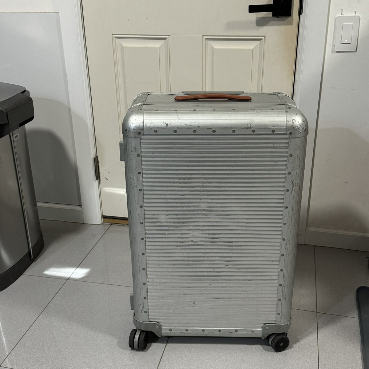 FPM FABBRICA PELLETTERIE MILANO SILVER SPINNER Aluminum Luggage