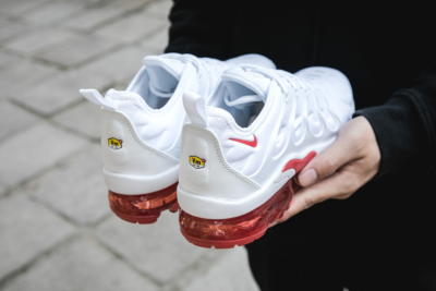 nike air vapormax plus red and white