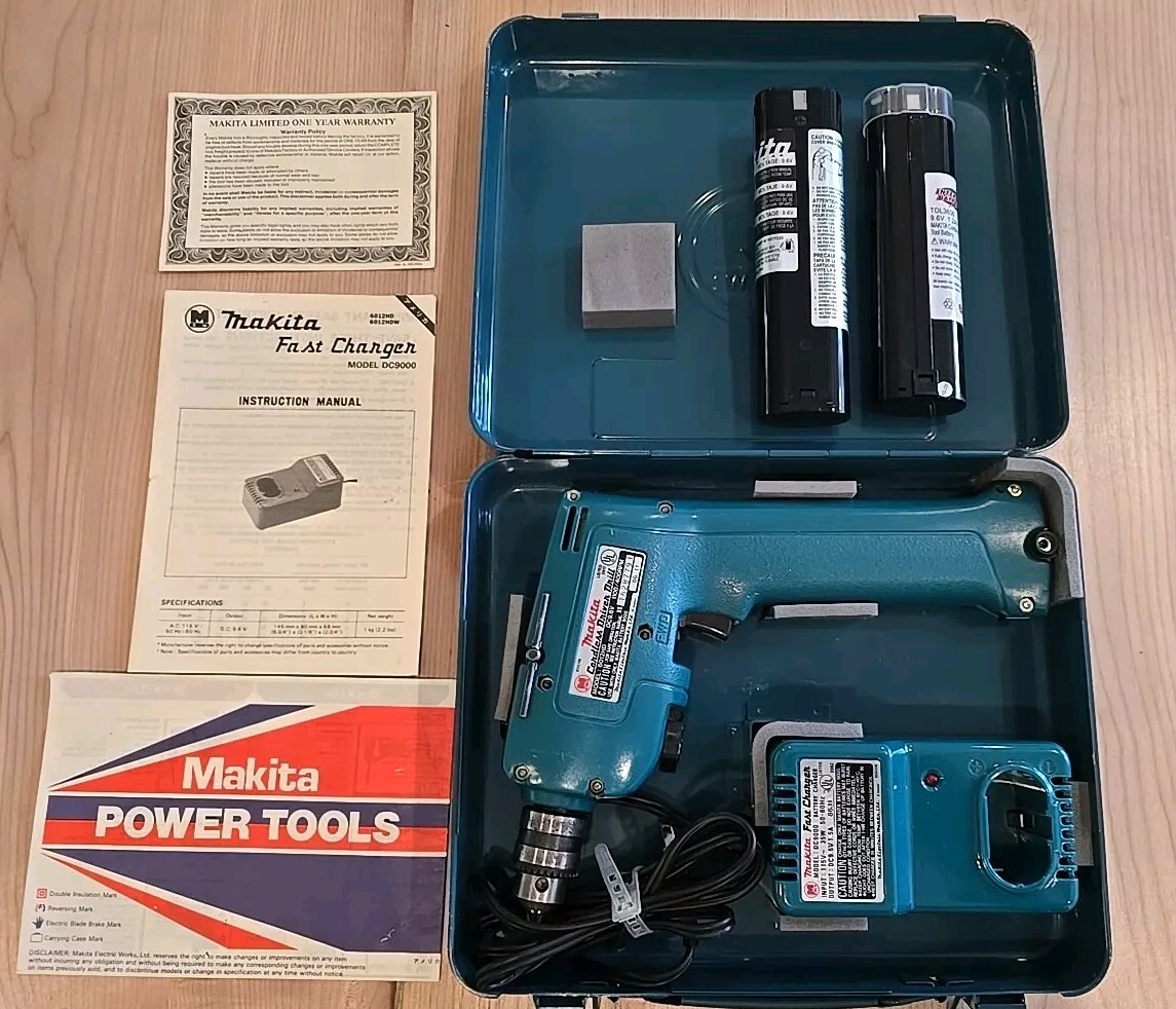 Makita 6012HD Cordless Driver Drill w/ Charger, and Metal Case