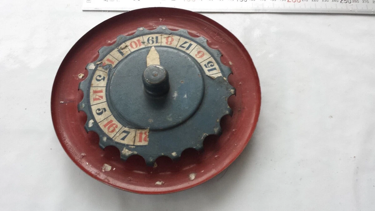 Lot - Vintage French Jeu De Course Horse Race Game