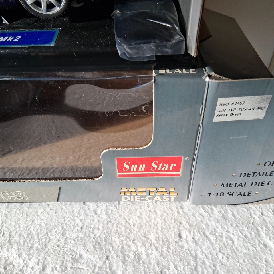 Sun Star 2004 TVR Tuscan MK2 Model Car Reflex Green 1/18 Chameleon Paint Ref MT2 - Image 2 of 4
