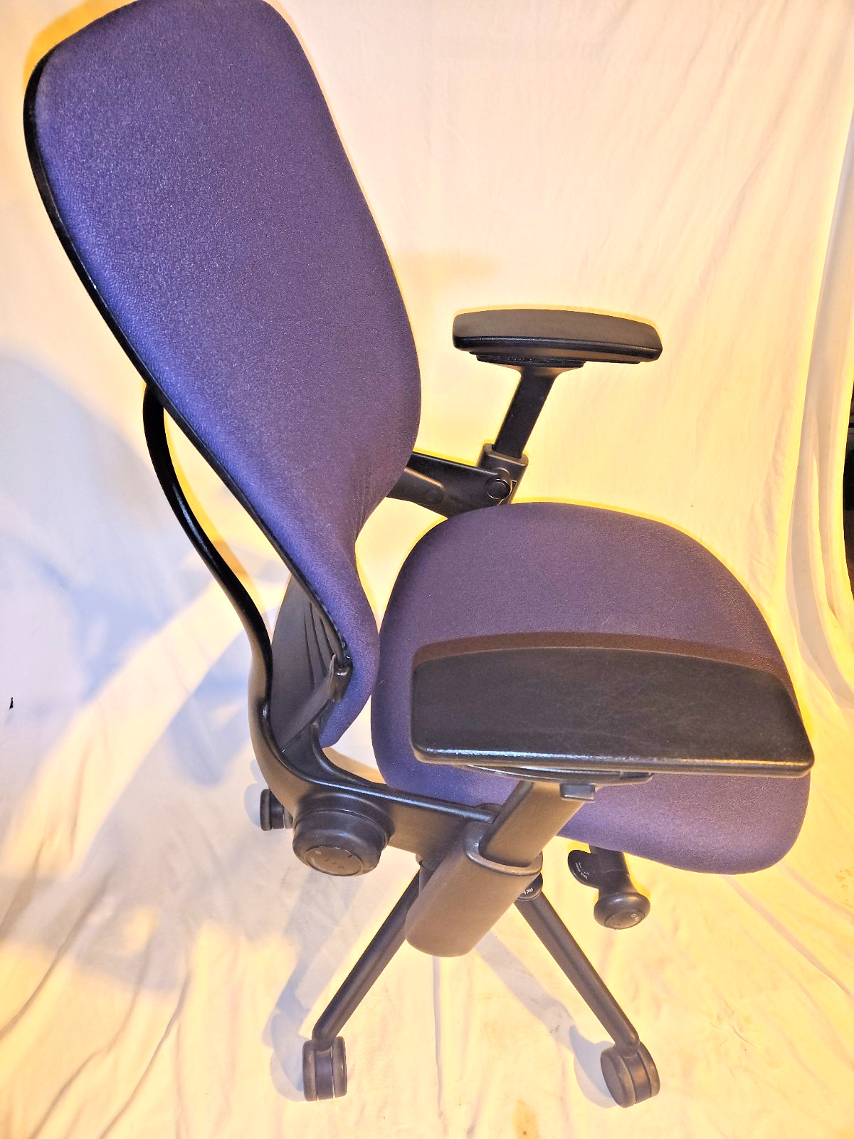 Steelcase Leap V2 ERGONOMIC TASK chair PURPLE FABRIC re furbished to near n e w