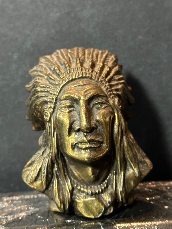 Vintage Cast Brass Souvenir Bust of a Native American 3x2" Paperweight?