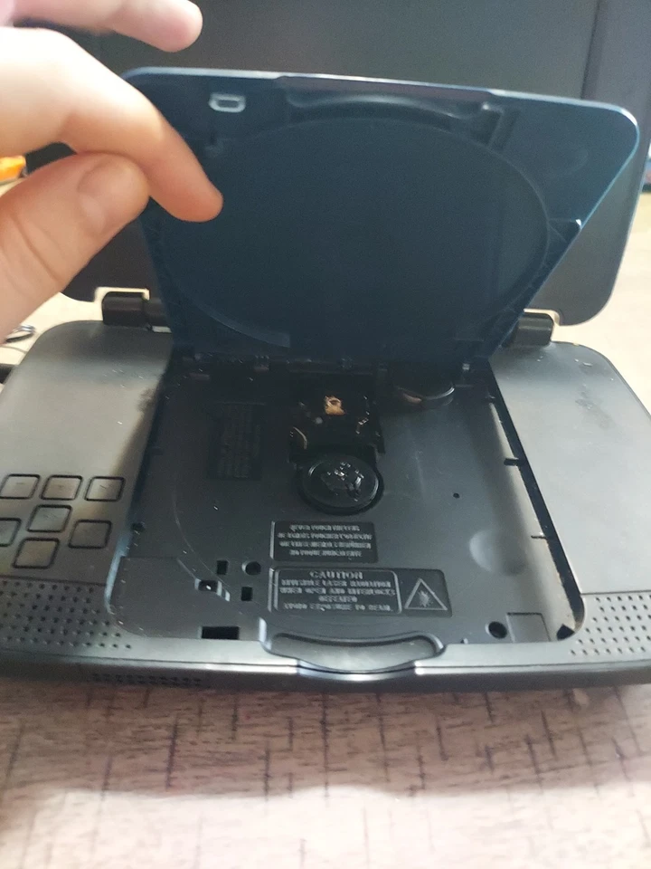 DVD player portátil RCA DRC6338 (8") - Imagem 3 de 4