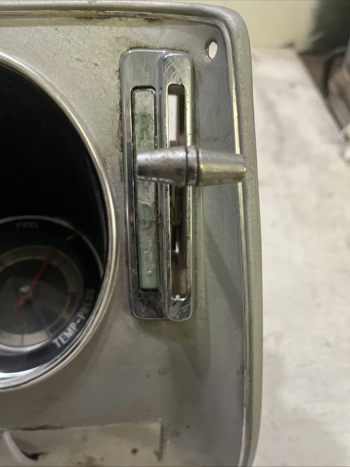 Cuadro de instrumentos automático 6 original GM 1965-1969 Chevy Corvair Monza Foto 4 de 4