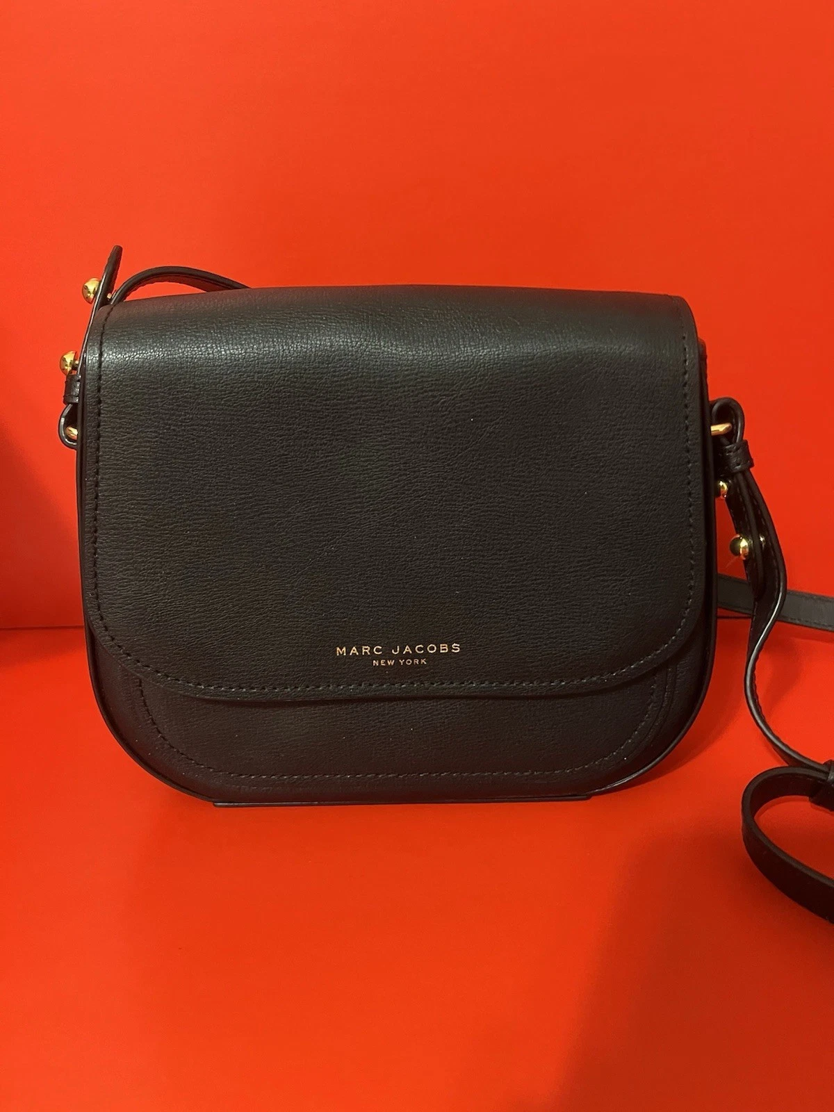 Marc Jacobs Black Shoulder Bag Gold Hardware Magnetic Closure Adjustable Strap